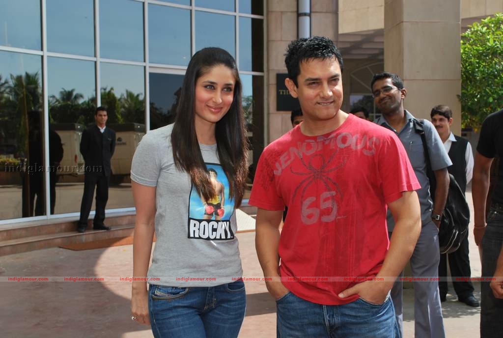 Kareena-Aamir at 3 Idiots press meet with new song introduction Event hd photo