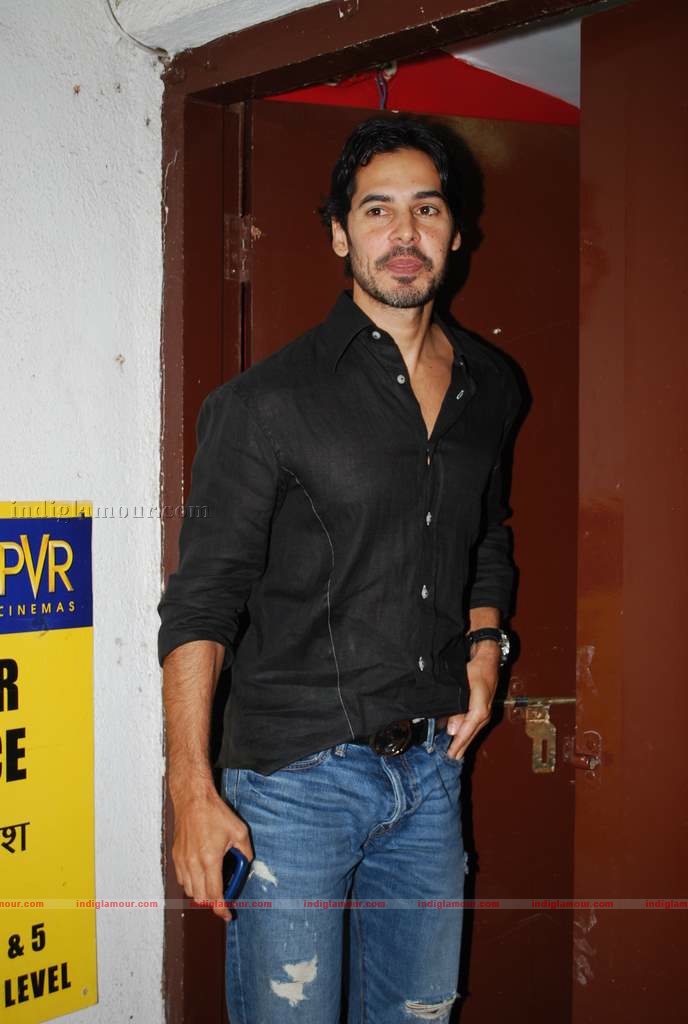 Hrithik at the special screening of film Aao Wish Karein Event hd photo