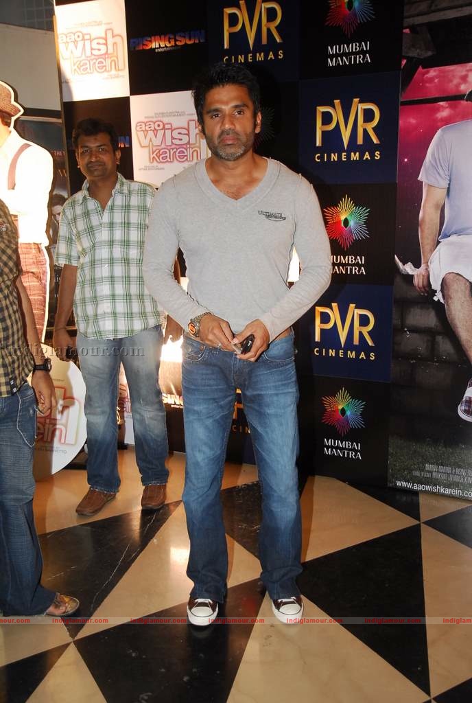 Hrithik at the special screening of film Aao Wish Karein Event hd photo