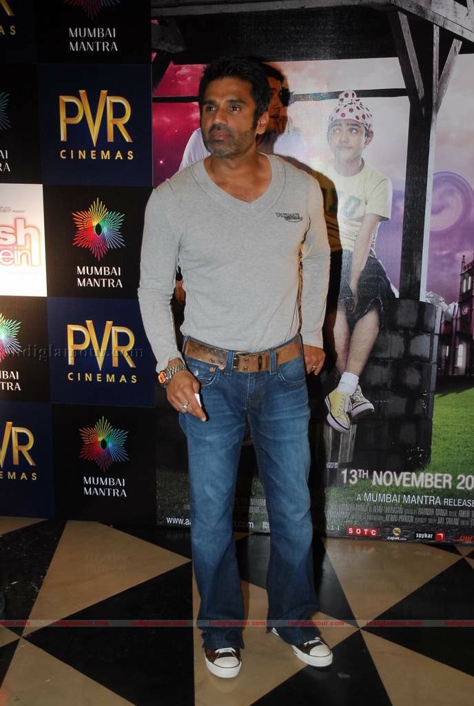 Hrithik at the special screening of film Aao Wish Karein Event hd photo