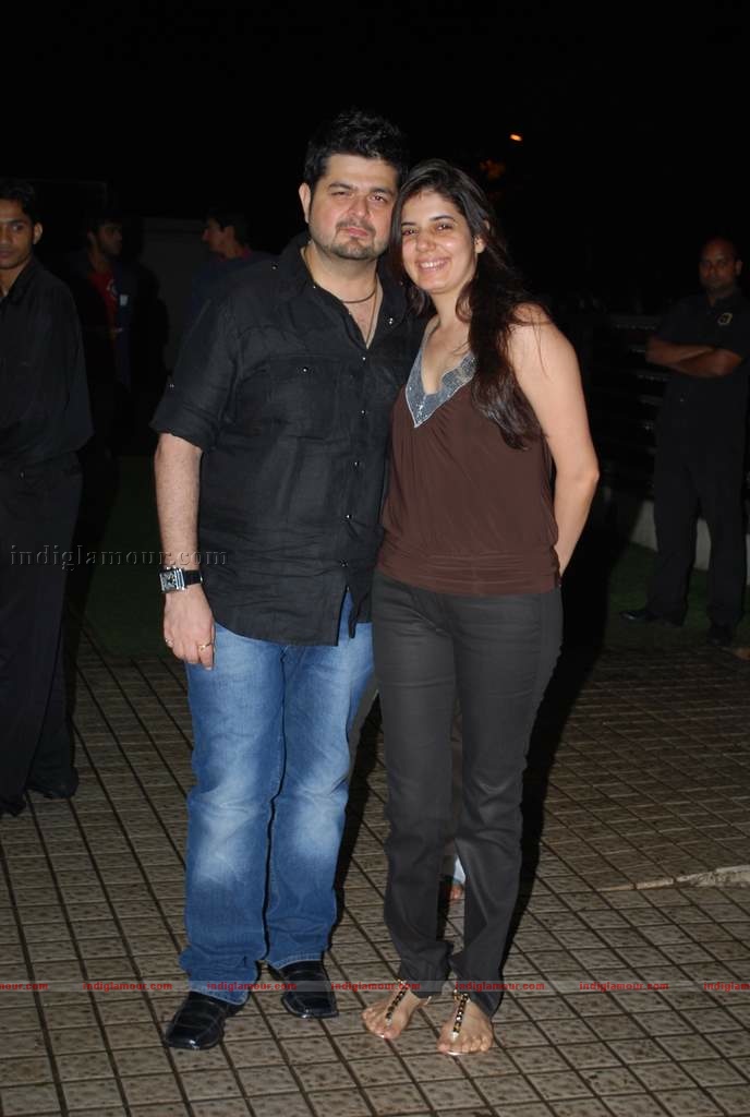 Hrithik at the special screening of film Aao Wish Karein Event hd photo