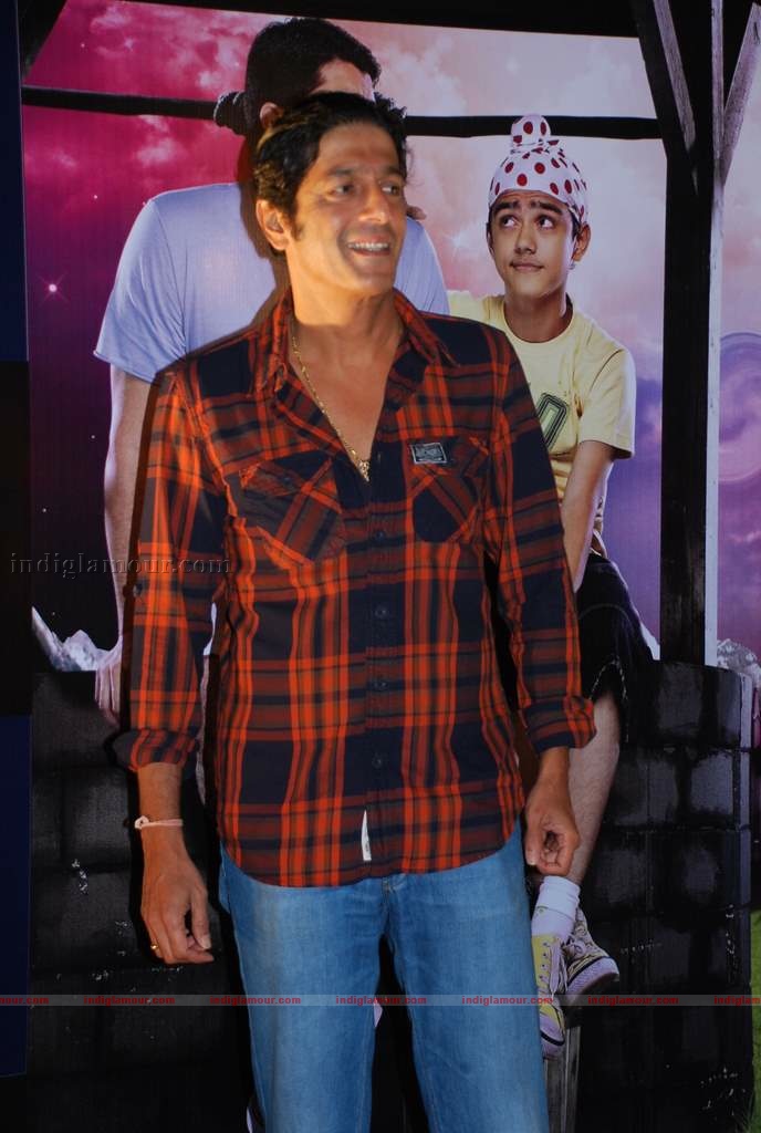 Hrithik at the special screening of film Aao Wish Karein Event hd photo