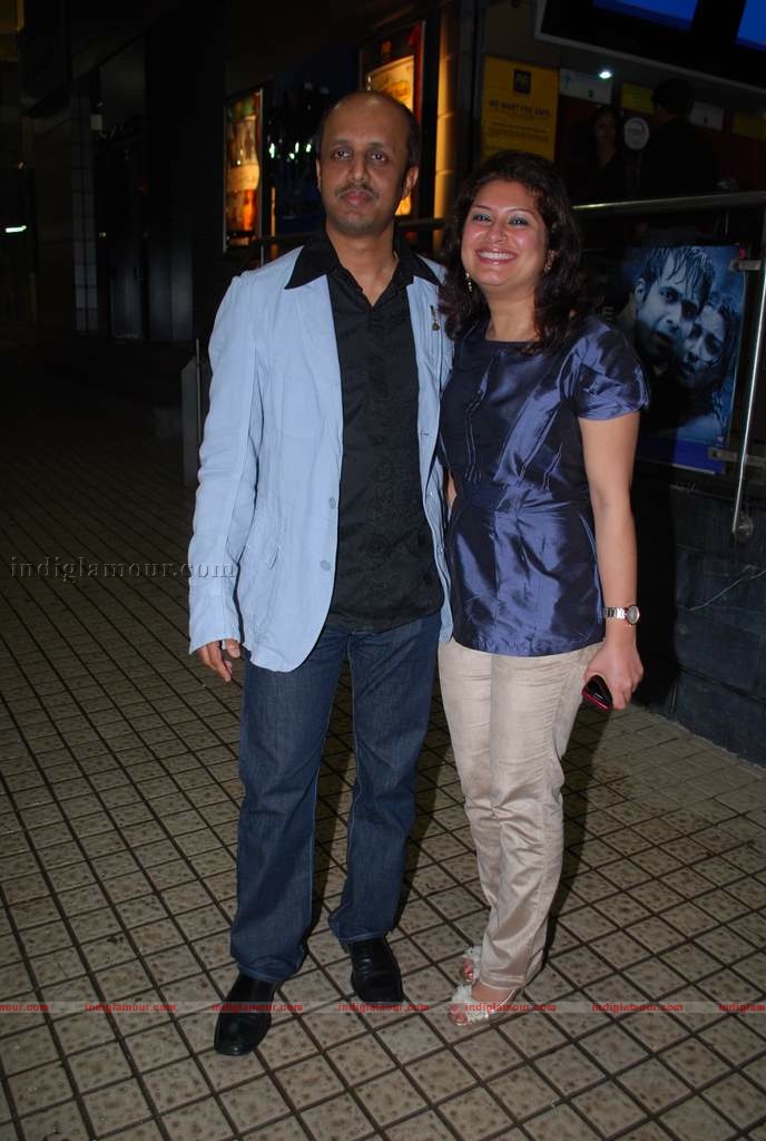 Hrithik at the special screening of film Aao Wish Karein Event hd photo