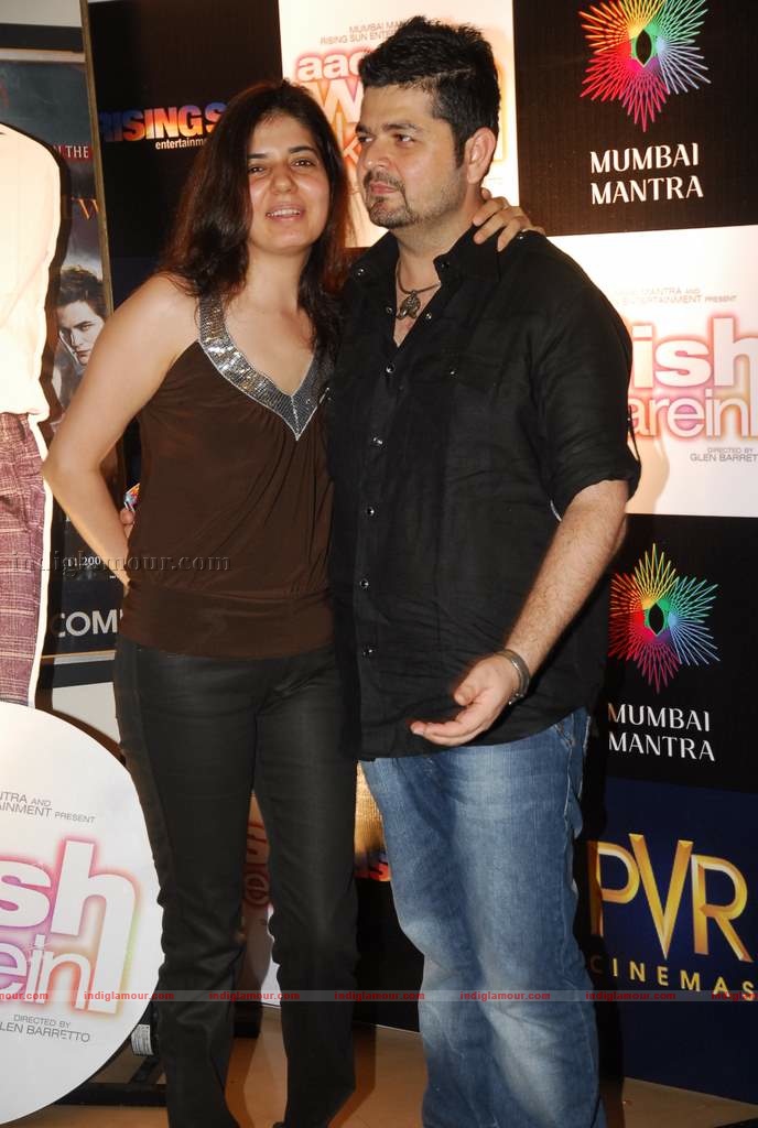 Hrithik at the special screening of film Aao Wish Karein Event hd photo
