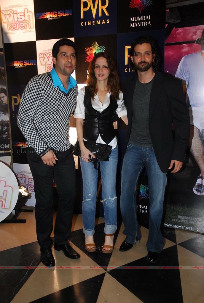 Hrithik at the special screening of film Aao Wish Karein Event hd photo