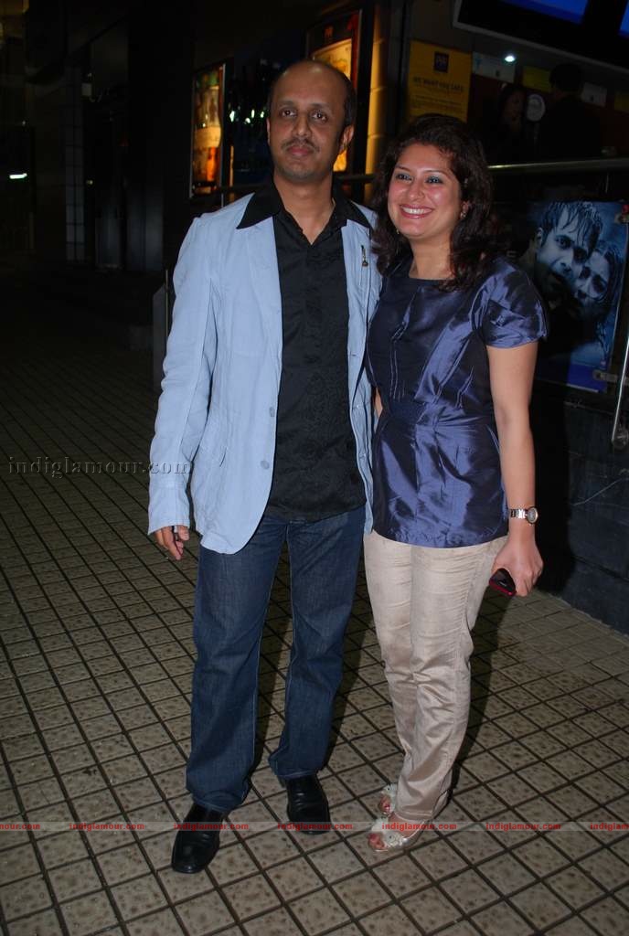 Hrithik at the special screening of film Aao Wish Karein Event hd photo