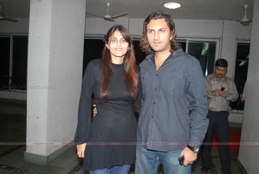Hrithik at the special screening of film Aao Wish Karein Event hd photo