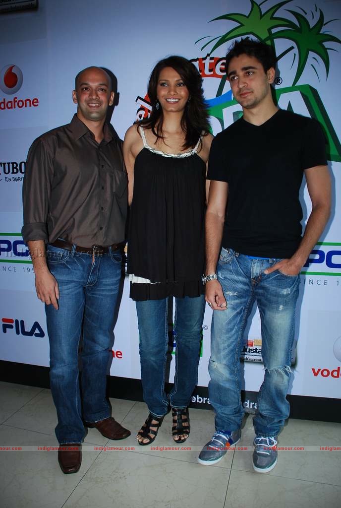 Imran Khan, Dino at Celberate Bandra press meet Event hd photo