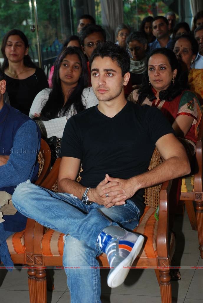 Imran Khan, Dino at Celberate Bandra press meet Event hd photo