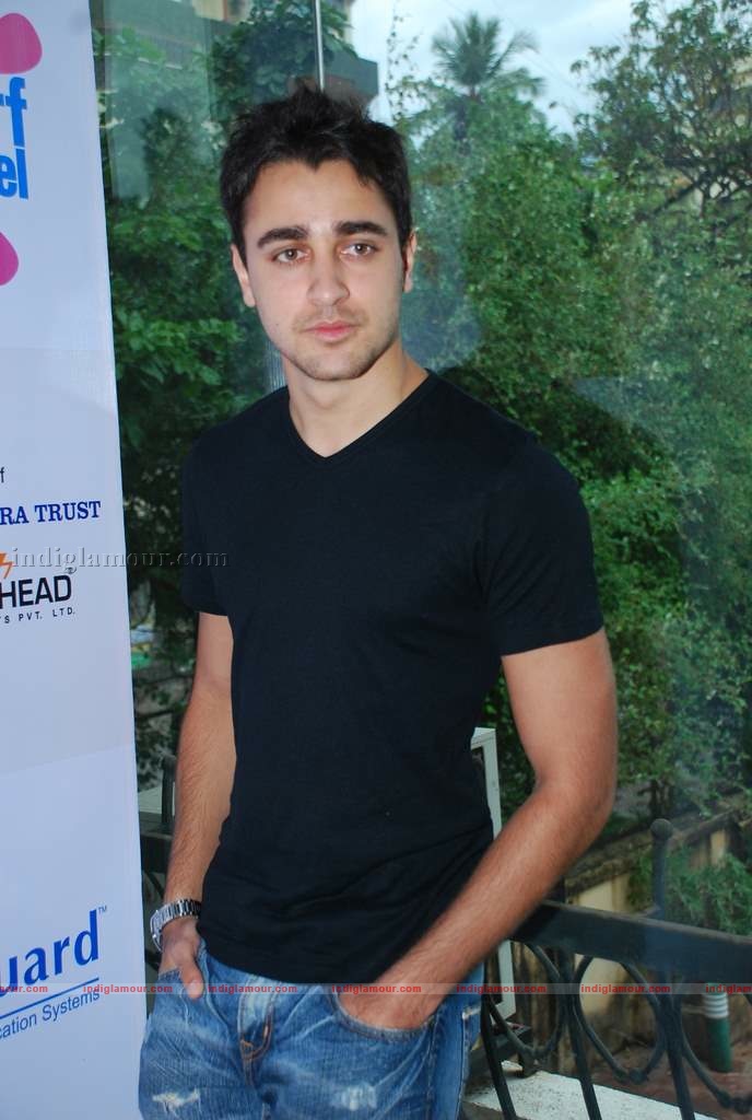 Imran Khan, Dino at Celberate Bandra press meet Event hd photo