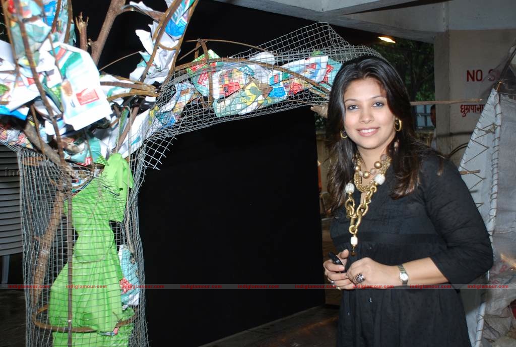 Imran Khan, Dino at Celberate Bandra press meet Event hd photo