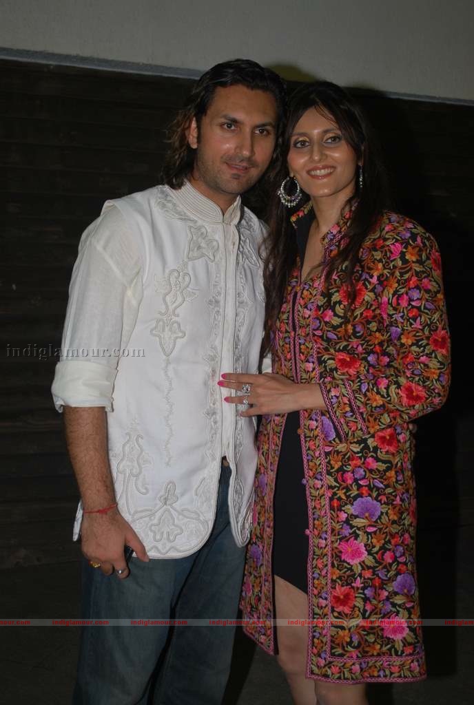 Barkha Aand Sonzal showcase their men's wear Event hd photo