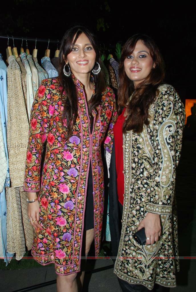 Barkha Aand Sonzal showcase their men's wear Event hd photo