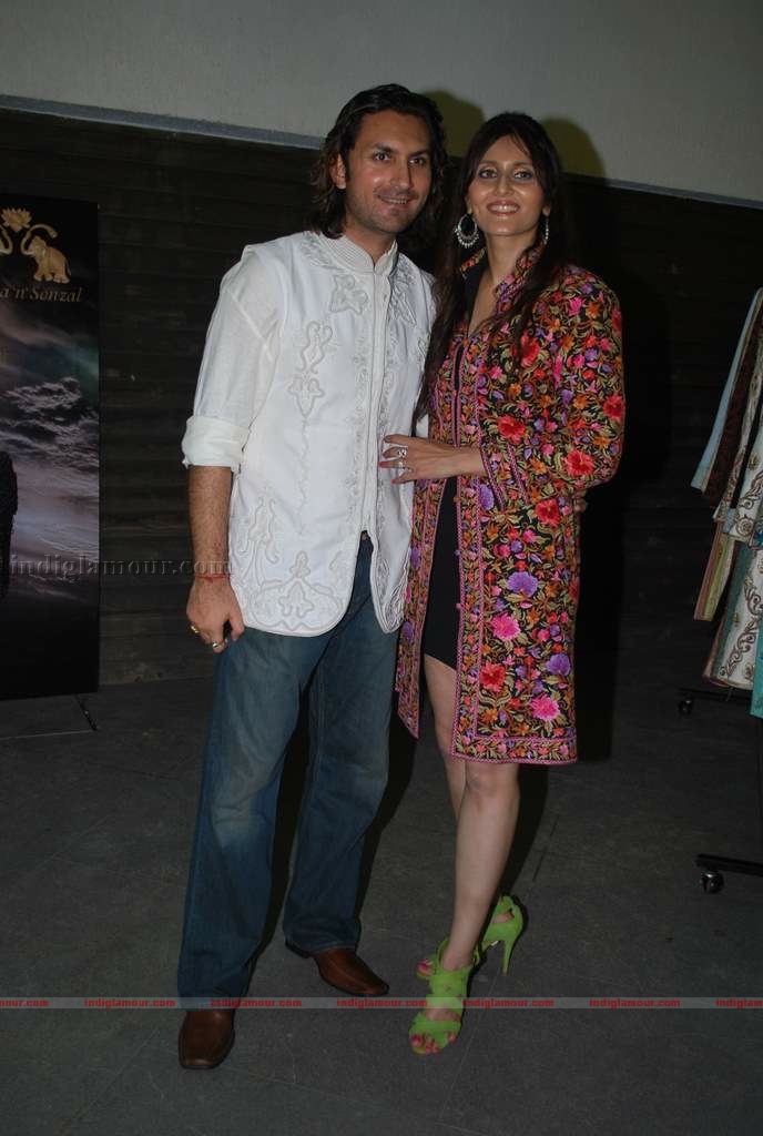 Barkha Aand Sonzal showcase their men's wear Event hd photo