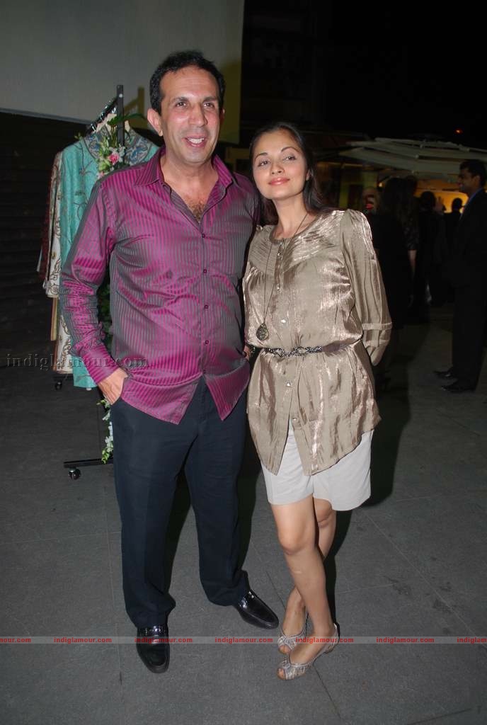 Barkha Aand Sonzal showcase their men's wear Event hd photo