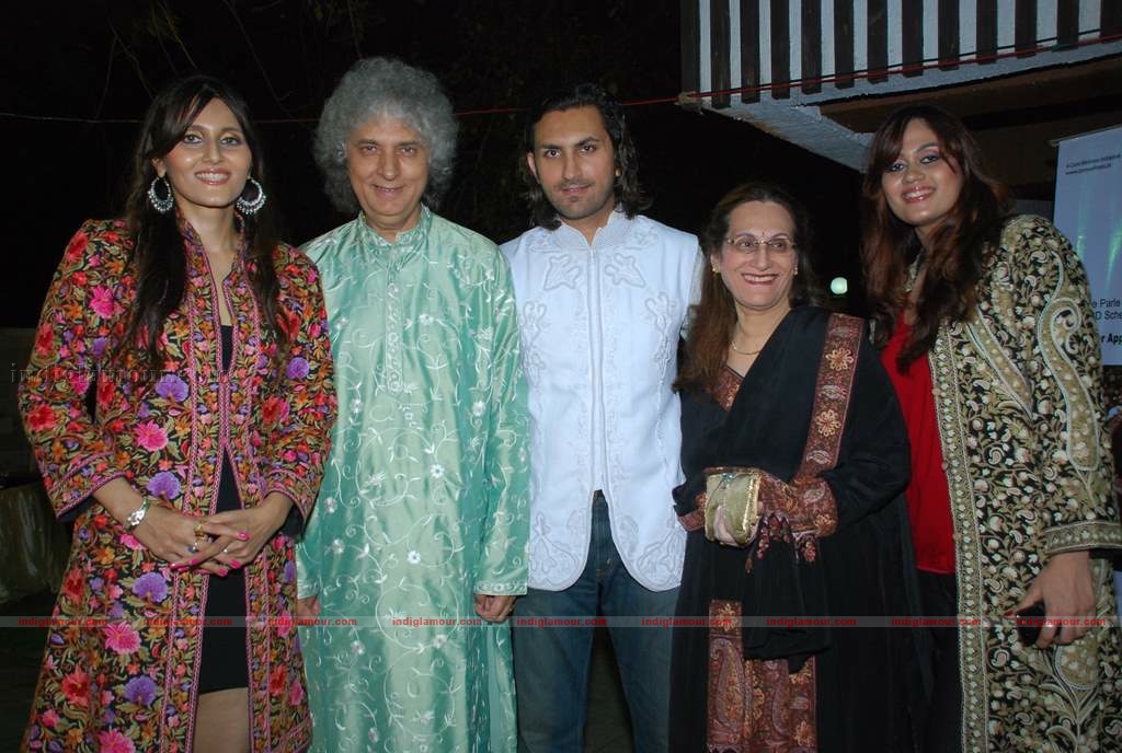 Barkha Aand Sonzal showcase their men's wear Event hd photo