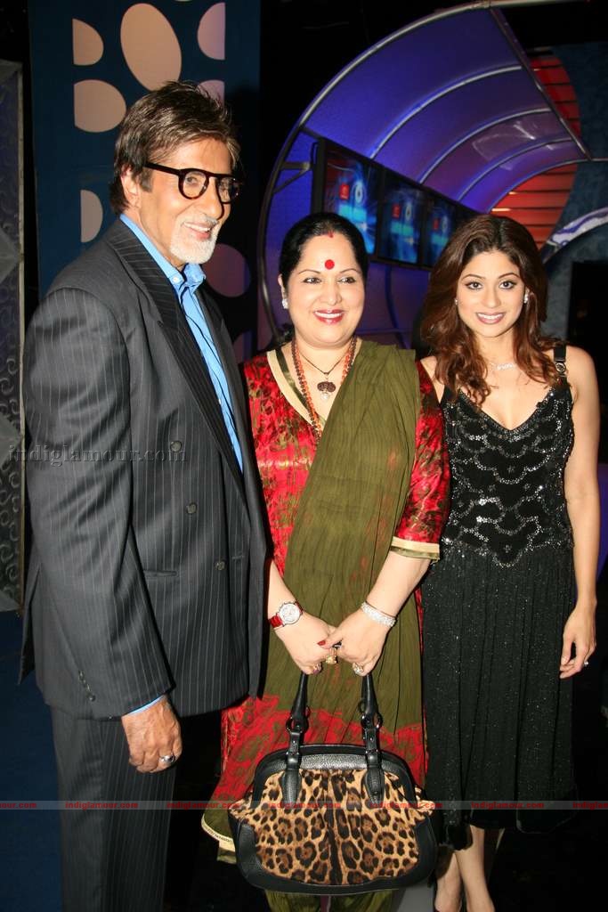 Big B with Shamita and Tanazz on the sets of Big Boss Event hd photo
