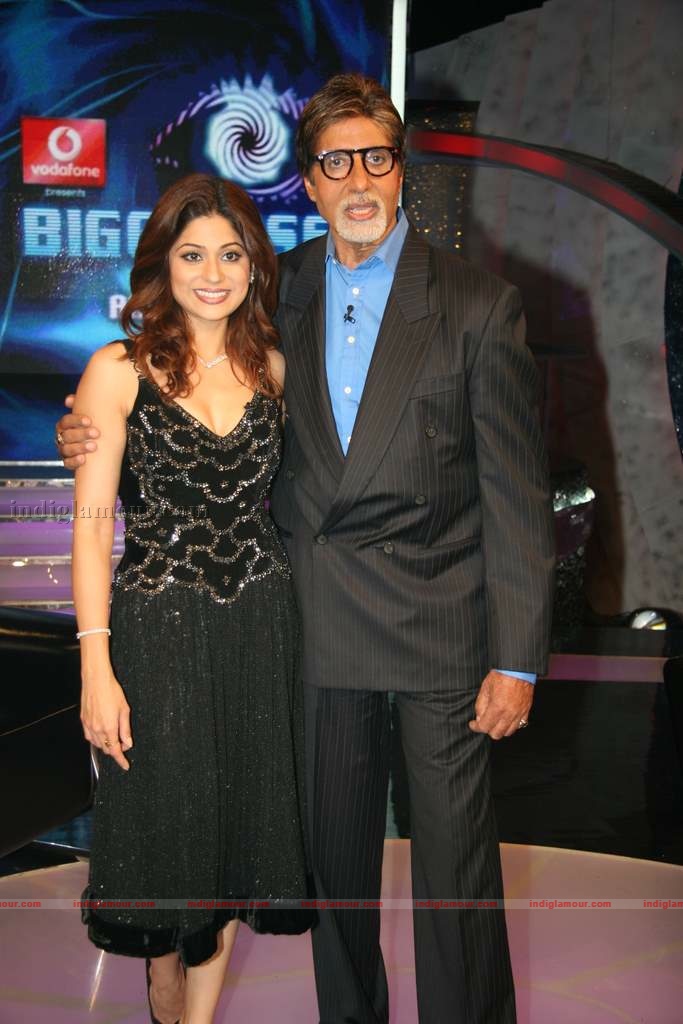 Big B with Shamita and Tanazz on the sets of Big Boss Event hd photo