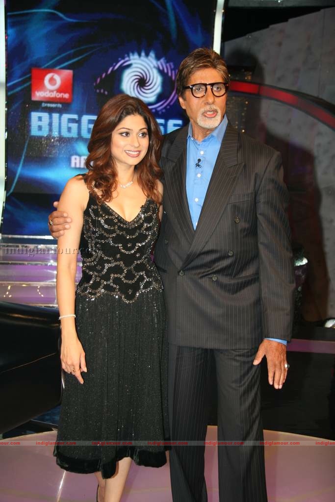 Big B with Shamita and Tanazz on the sets of Big Boss Event hd photo