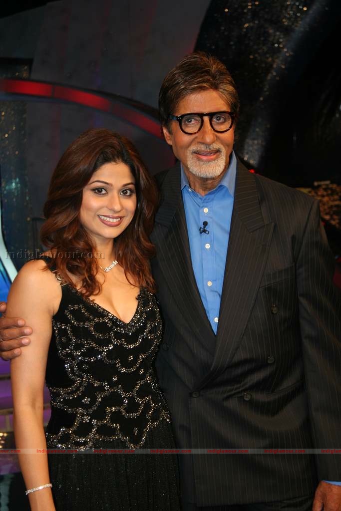 Big B with Shamita and Tanazz on the sets of Big Boss Event hd photo