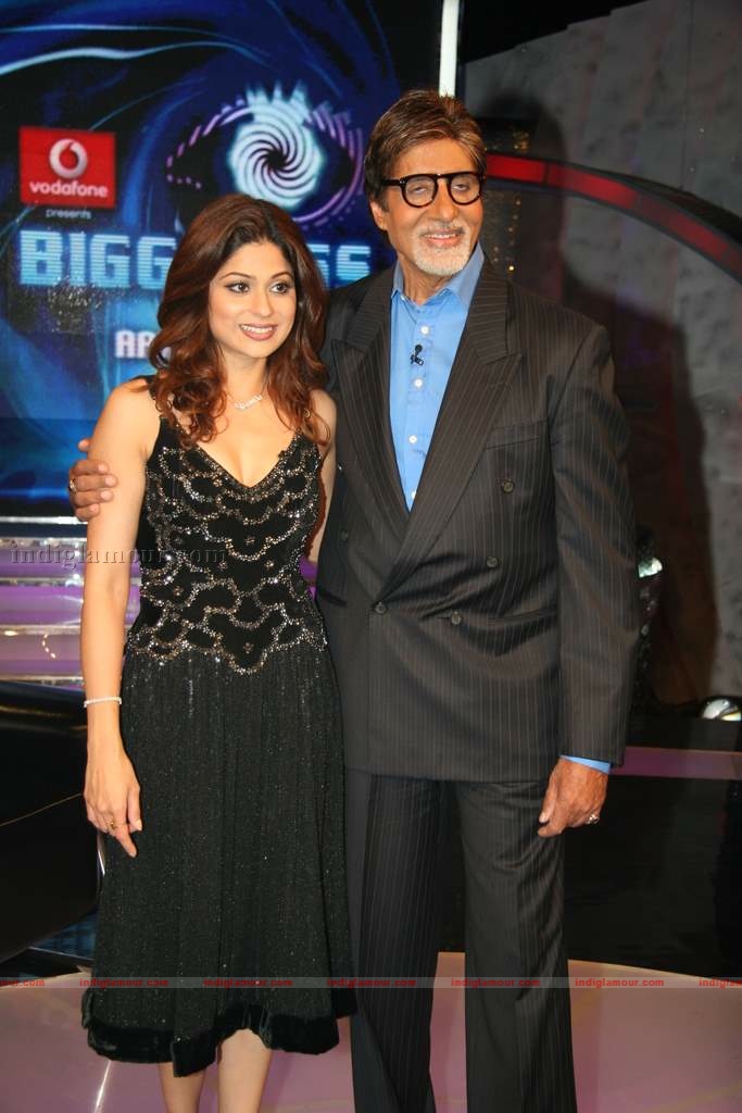 Big B with Shamita and Tanazz on the sets of Big Boss Event hd photo
