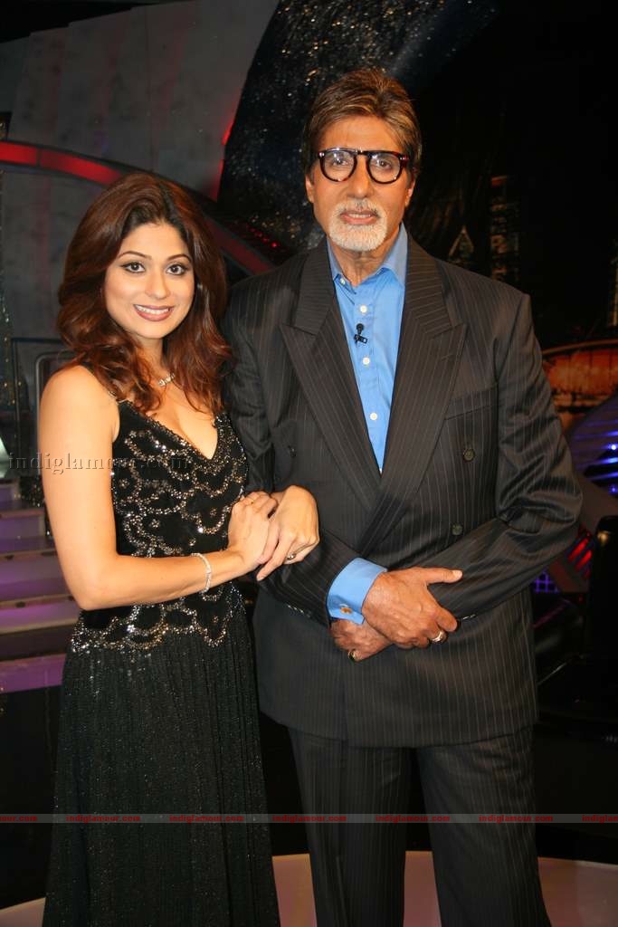 Big B with Shamita and Tanazz on the sets of Big Boss Event hd photo