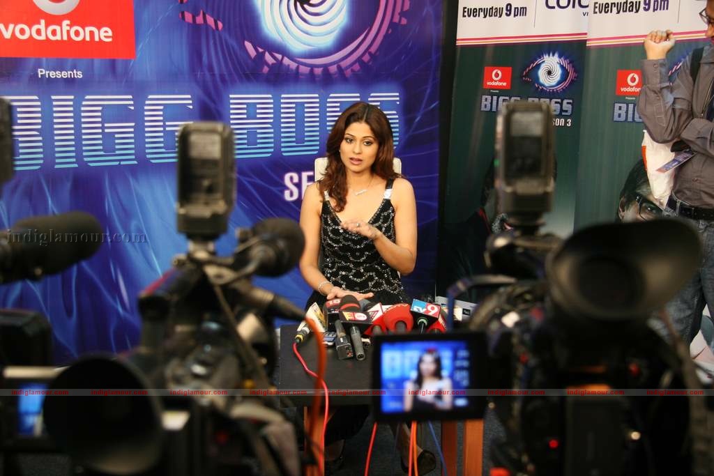 Big B with Shamita and Tanazz on the sets of Big Boss Event hd photo