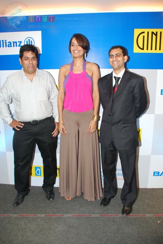 Ekta Choudhry at Gini and Jony And Bajaj Allianz launch of Groovy T-shirts Event hd photo