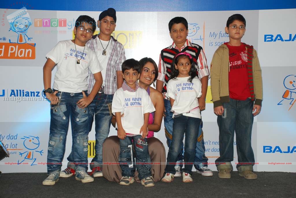 Ekta Choudhry at Gini and Jony And Bajaj Allianz launch of Groovy T-shirts Event hd photo