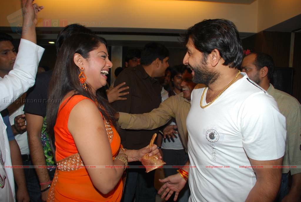 Manoj Tiwari's Elan film mahurat Event hd photo