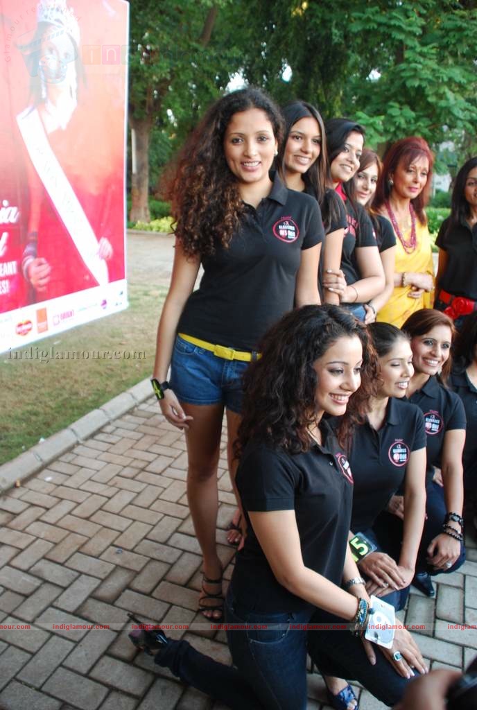 Haier Gladrags Mrs. India 2010 continues to celebrate the  Indian Women for the 10th  consecutive year Event hd photo
