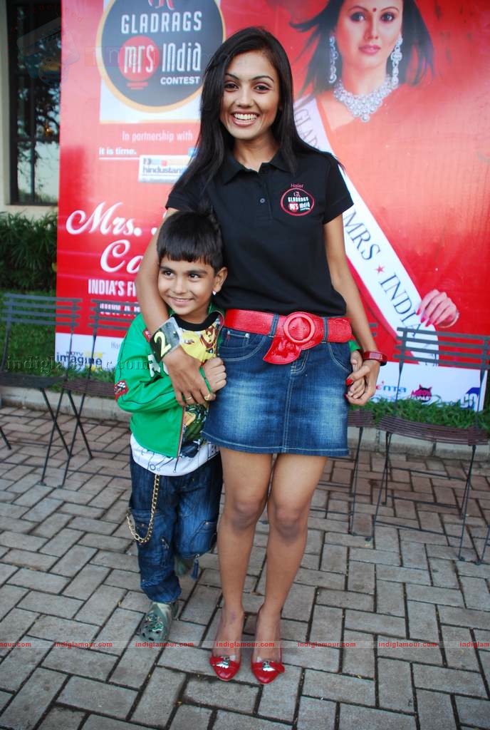 Haier Gladrags Mrs. India 2010 continues to celebrate the  Indian Women for the 10th  consecutive year Event hd photo