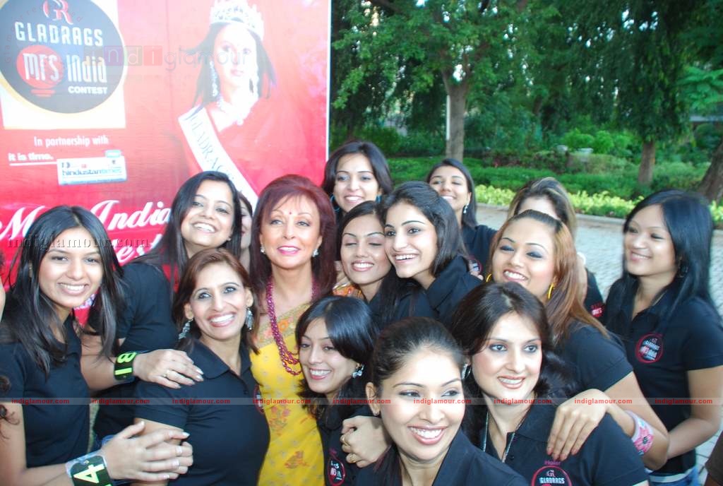 Haier Gladrags Mrs. India 2010 continues to celebrate the  Indian Women for the 10th  consecutive year Event hd photo