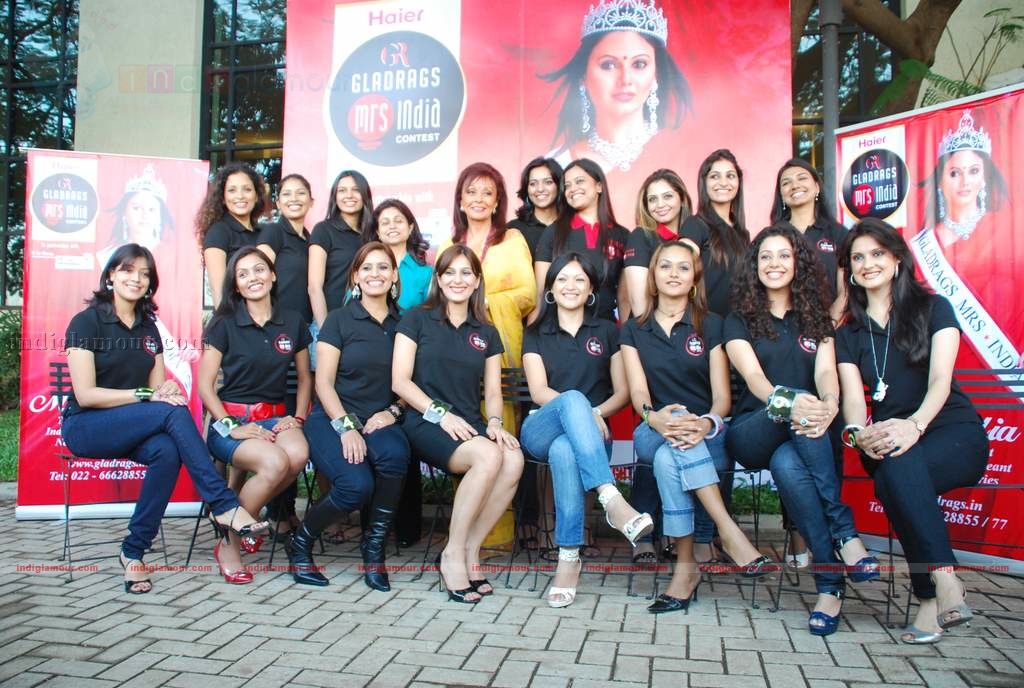 Haier Gladrags Mrs. India 2010 continues to celebrate the  Indian Women for the 10th  consecutive year Event hd photo