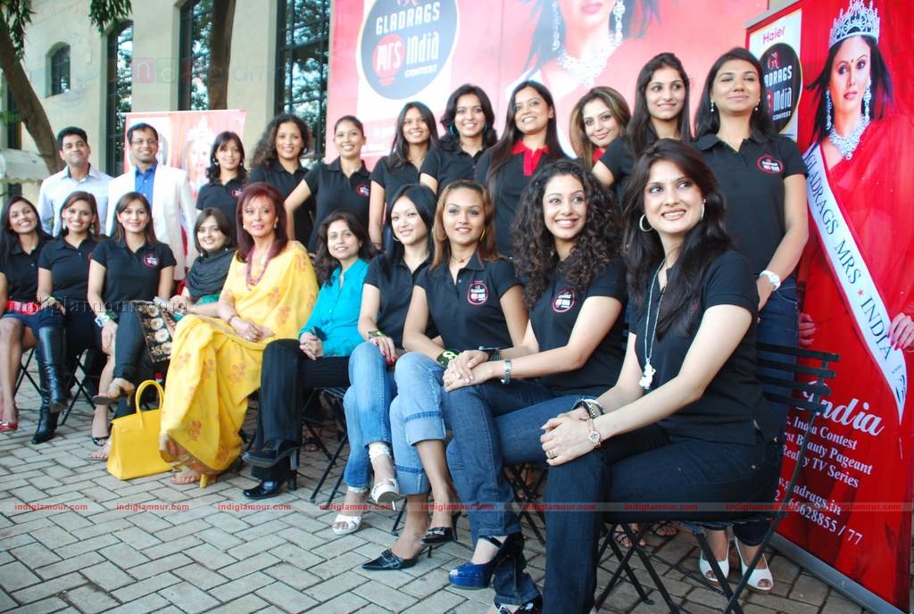 Haier Gladrags Mrs. India 2010 continues to celebrate the  Indian Women for the 10th  consecutive year Event hd photo