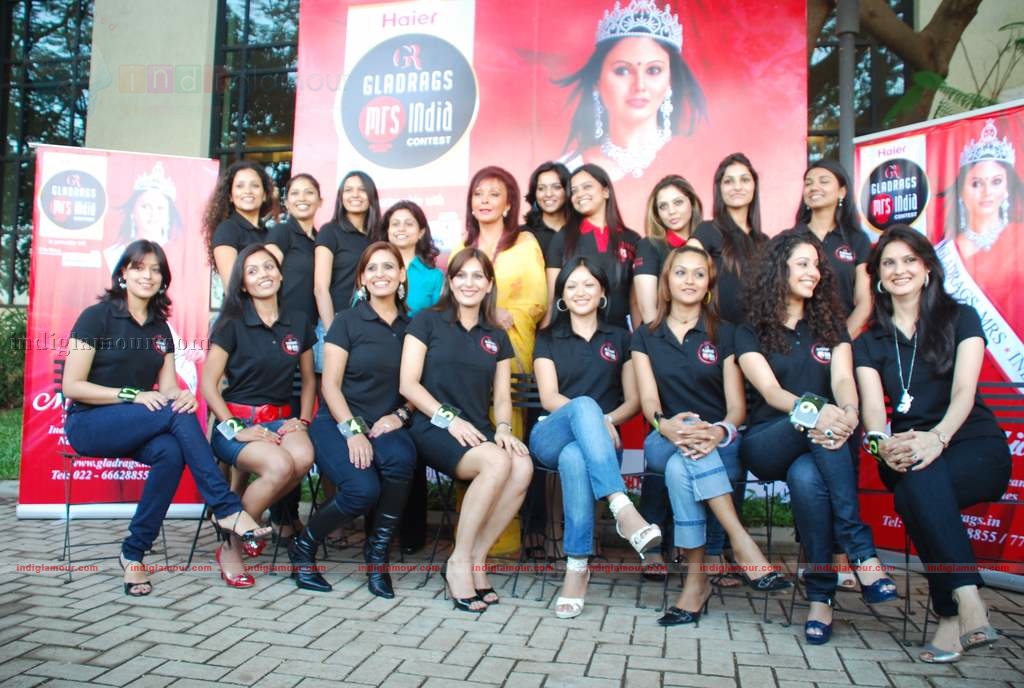 Haier Gladrags Mrs. India 2010 continues to celebrate the  Indian Women for the 10th  consecutive year Event hd photo