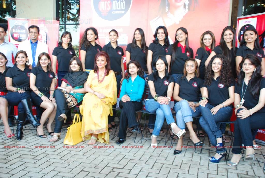 Haier Gladrags Mrs. India 2010 continues to celebrate the  Indian Women for the 10th  consecutive year Event hd photo
