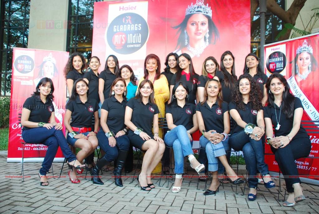 Haier Gladrags Mrs. India 2010 continues to celebrate the  Indian Women for the 10th  consecutive year Event hd photo
