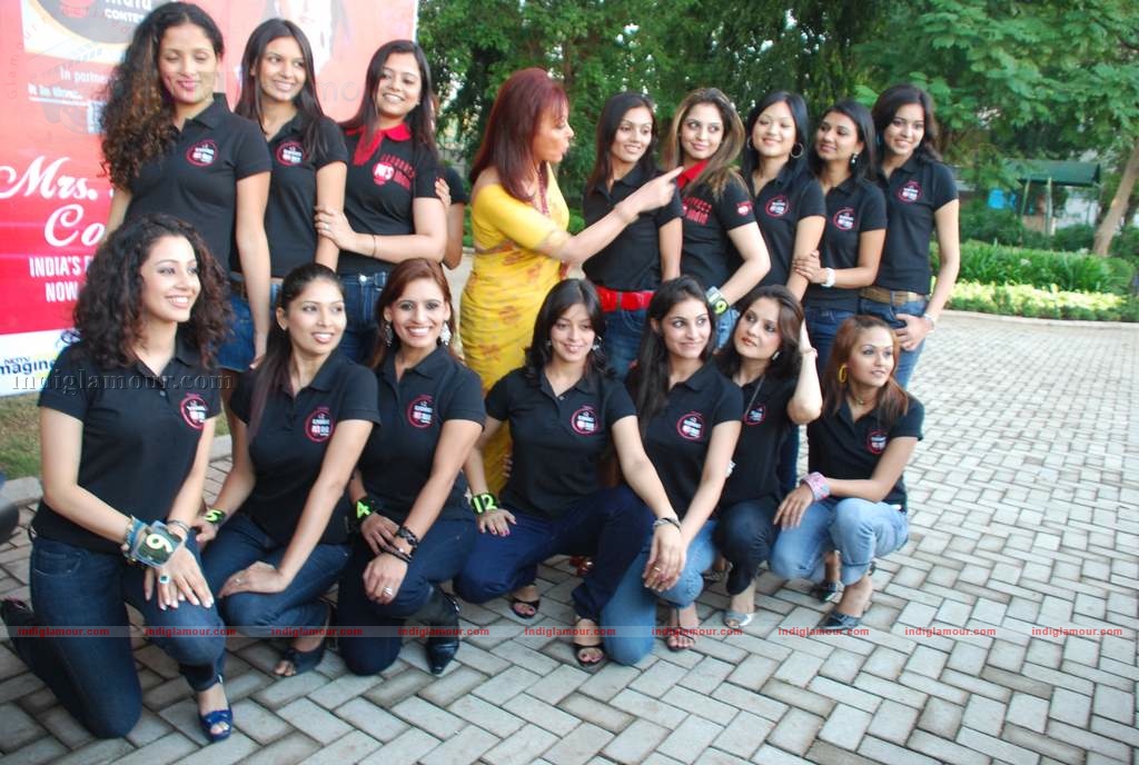 Haier Gladrags Mrs. India 2010 continues to celebrate the  Indian Women for the 10th  consecutive year Event hd photo