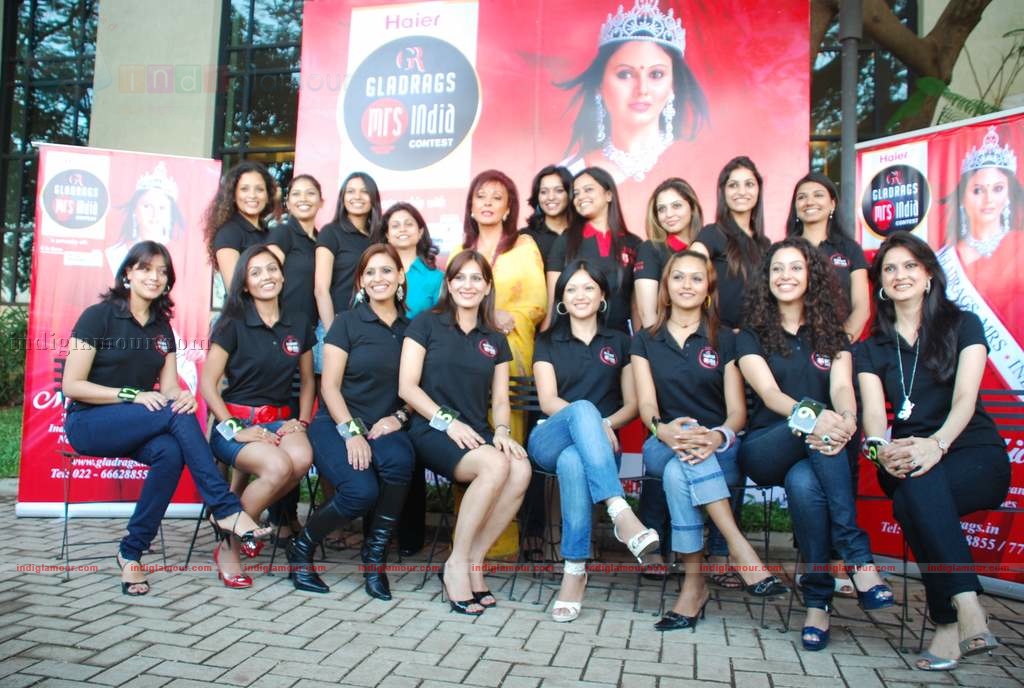 Haier Gladrags Mrs. India 2010 continues to celebrate the  Indian Women for the 10th  consecutive year Event hd photo