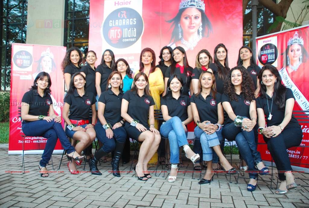 Haier Gladrags Mrs. India 2010 continues to celebrate the  Indian Women for the 10th  consecutive year Event hd photo