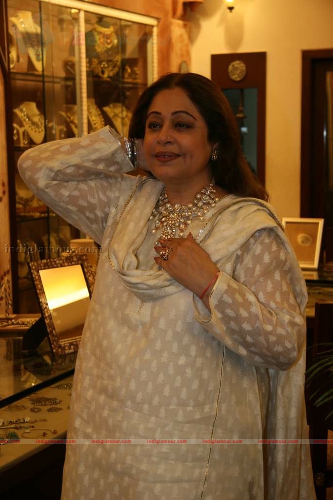 Kirron Kher at Amrapali Jewels wedding workshop Event hd photo