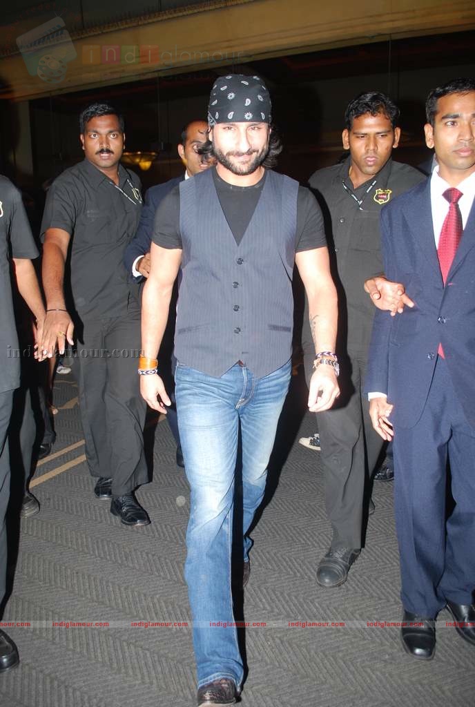 Kurbaan press meet Event hd photo