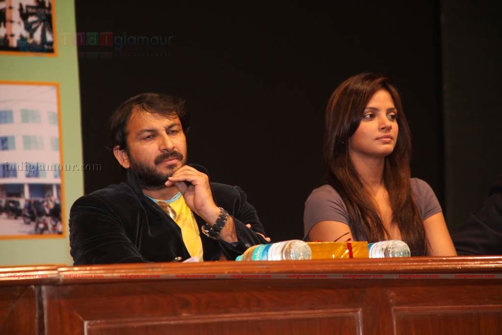 Neetu Chandra at Bihar Foundation meet Event hd photo