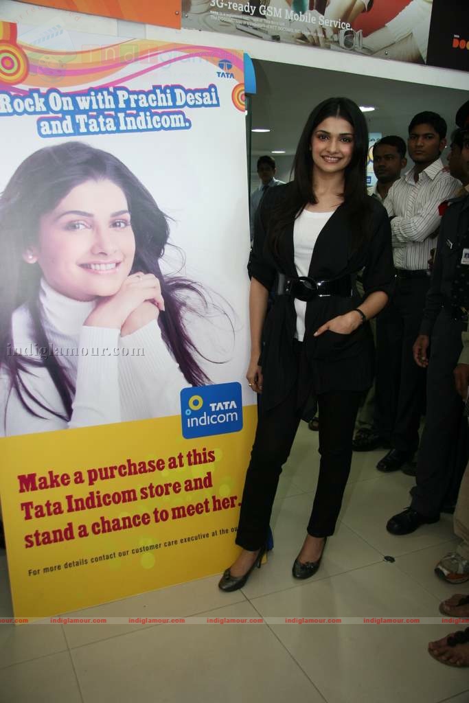 Prachi Desai at Tata Indicom press meet Event hd photo