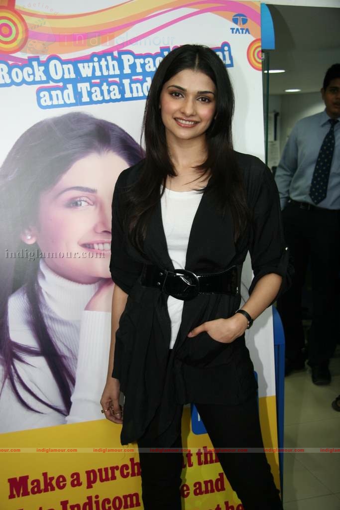 Prachi Desai at Tata Indicom press meet Event hd photo
