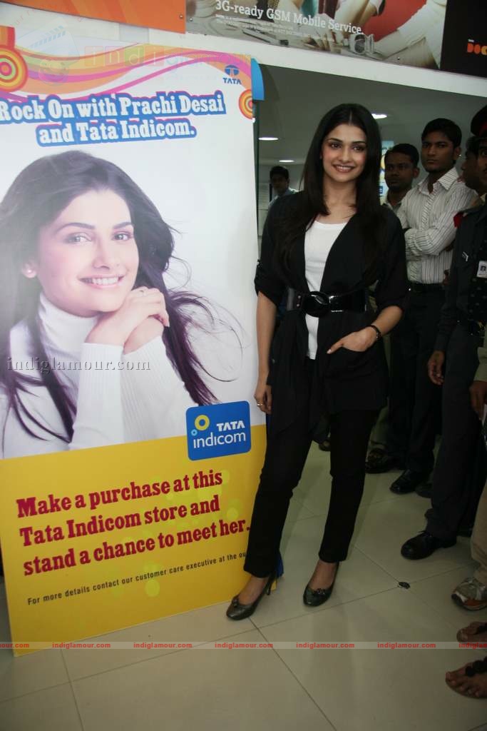 Prachi Desai at Tata Indicom press meet Event hd photo