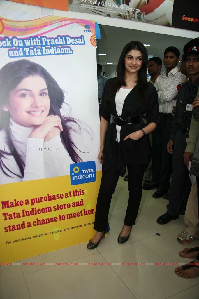 Prachi Desai at Tata Indicom press meet Event hd photo