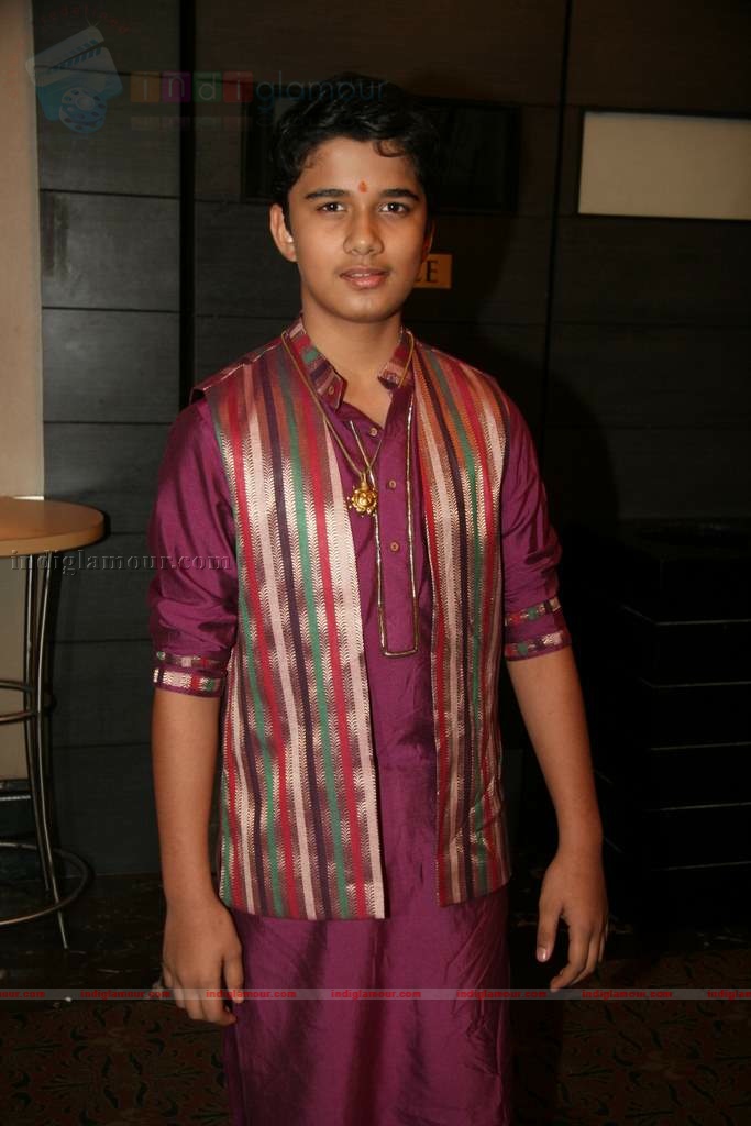 Prateik Babbar presents gifts to orphan kids Event hd photo