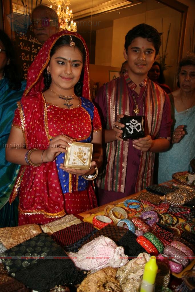 Prateik Babbar presents gifts to orphan kids Event hd photo